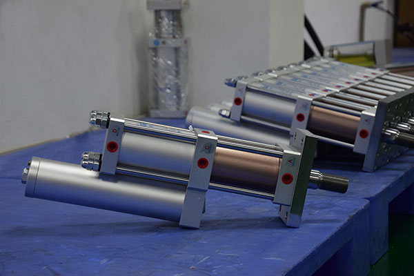 玖容標(biāo)準(zhǔn)型氣液增壓缸廠家直銷 玖容標(biāo)準(zhǔn)型氣液增壓缸廠家直銷